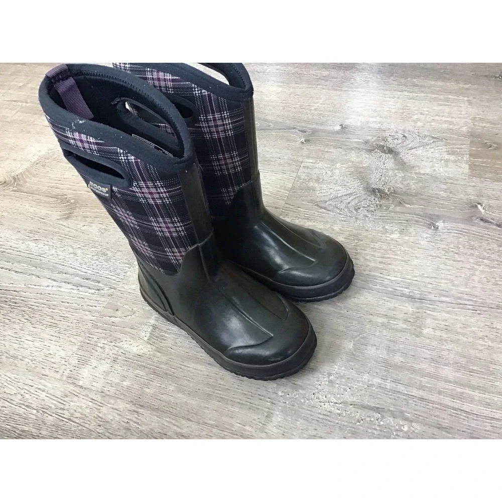 BOGS CLASSIC WINTER Plaid Girls Size 2 Black WATERPROOF Winter Snow BOOTS